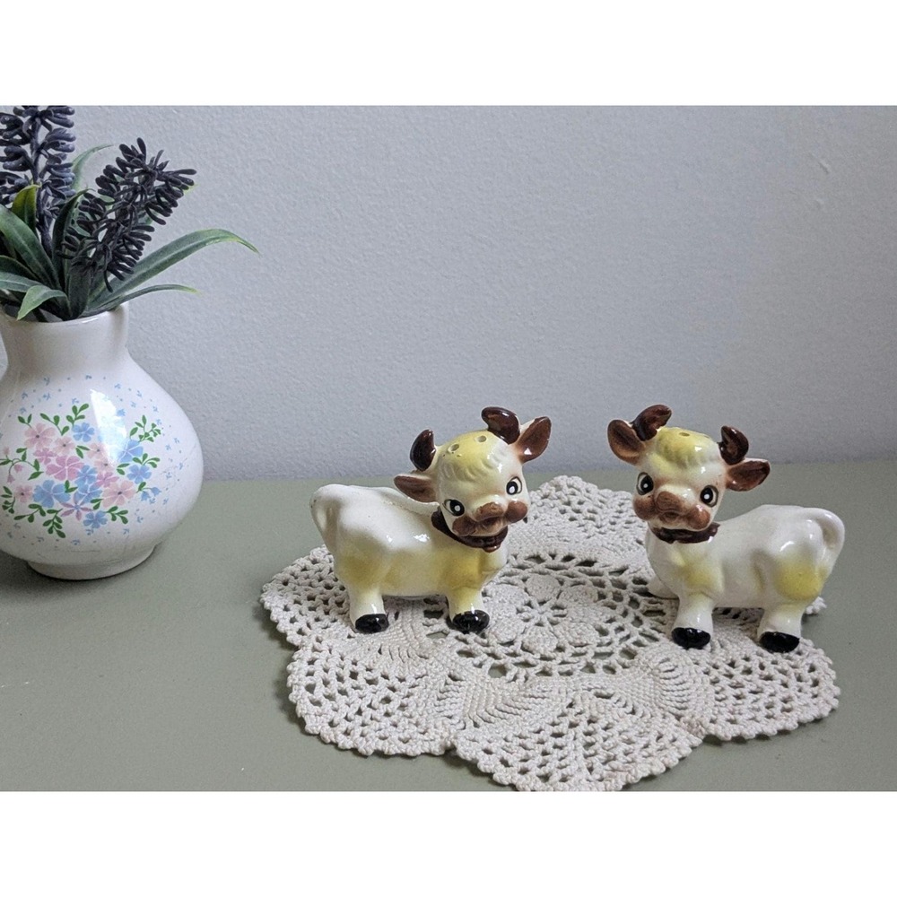 Vintage Japan Cow Salt Pepper Shakers Ceramic Kitsch 1950s 60s Farmhouse 25.99.